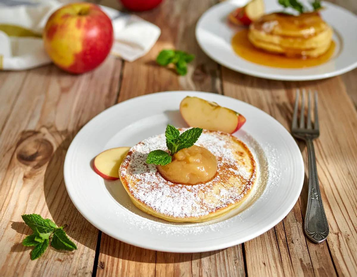 Pfannkuchen mit Apfelmus