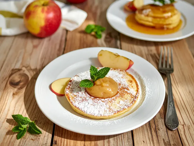 Pfannkuchen mit Apfelmus